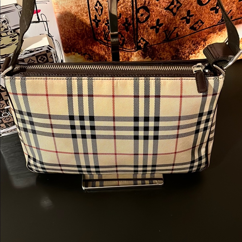 Burberry Nova Check Shoulder Bag EUC - Picture 2 of 7